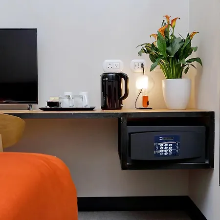 Colonna 32 Πανσιόν 4*